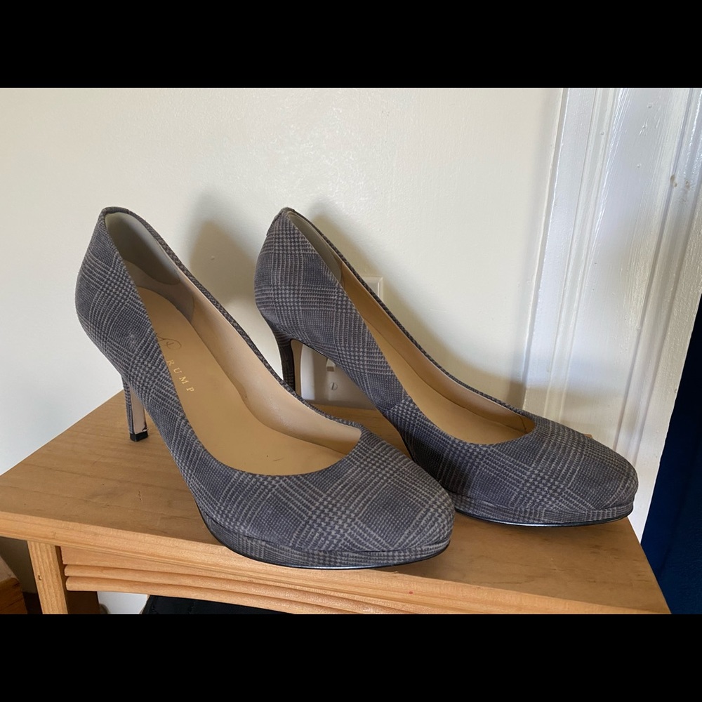 Gray plaid pumps
